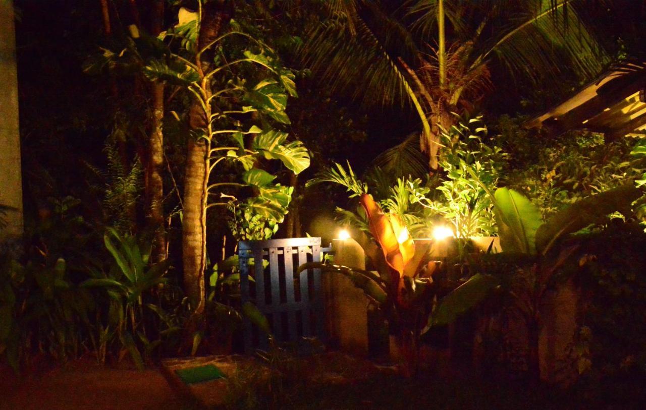 View Guesthouse & Bistro At Goyambokka Tangalle Exterior photo