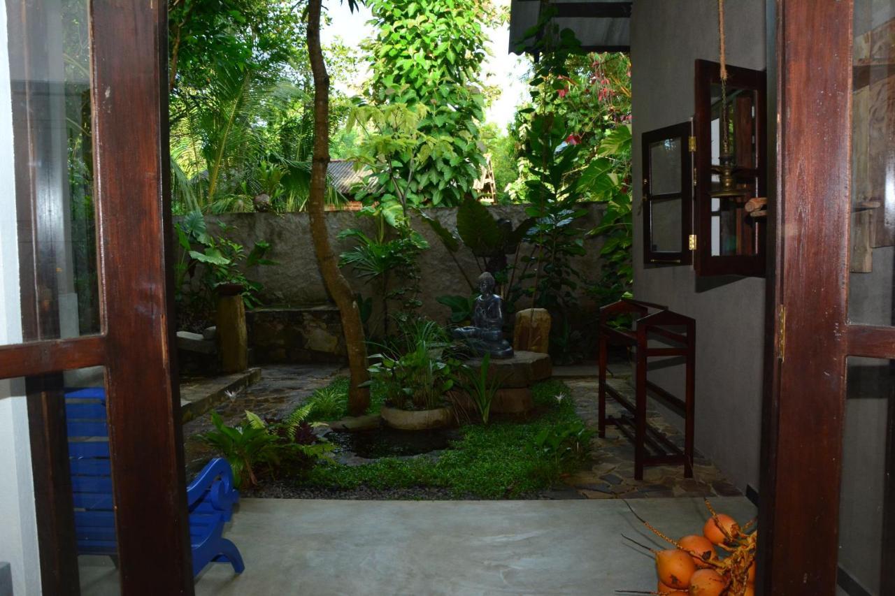 View Guesthouse & Bistro At Goyambokka Tangalle Exterior photo